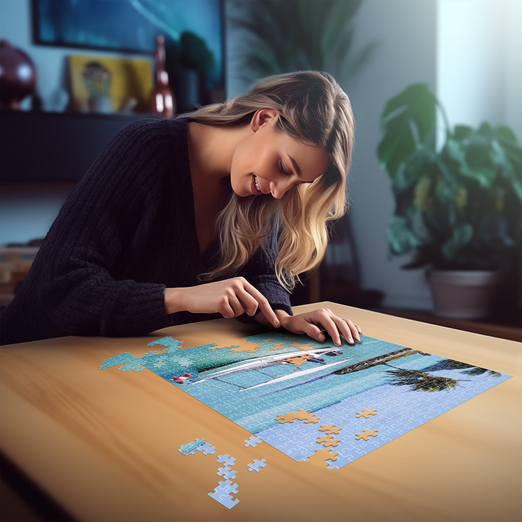 Femme jouant au Puzzle Echappées Belles - Polynésie 500 pièces